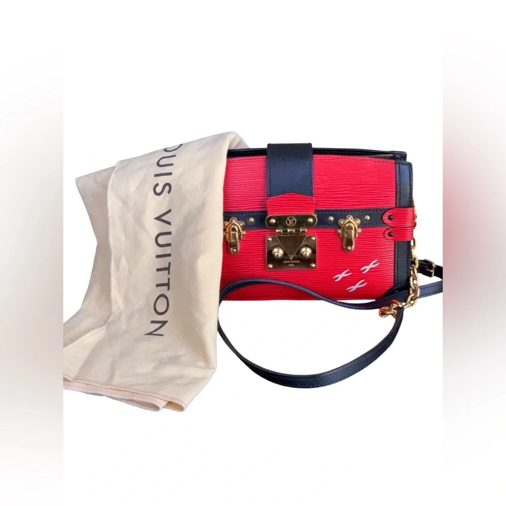 Louis Vuitton Epi Leather Trunk Clutch Shoulder Bag.  EUC - Picture 12 of 16